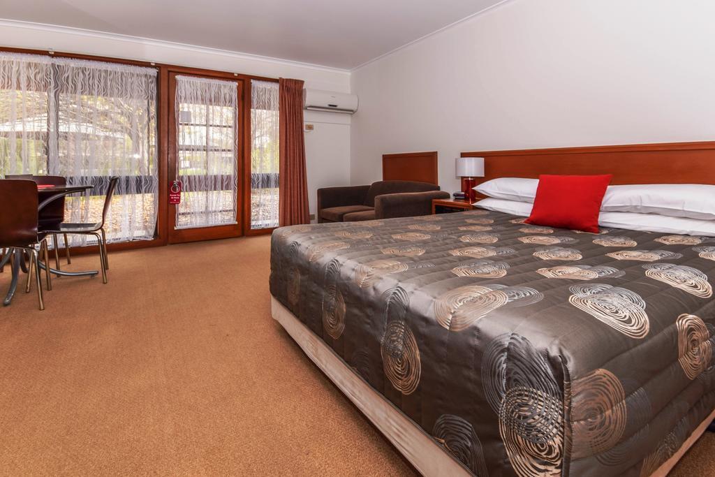 River Country Inn (Adults Only) Моама Стая снимка