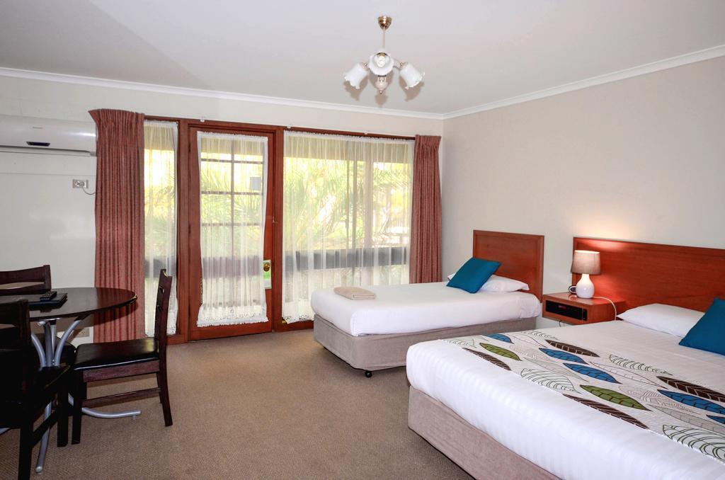 River Country Inn (Adults Only) Моама Стая снимка