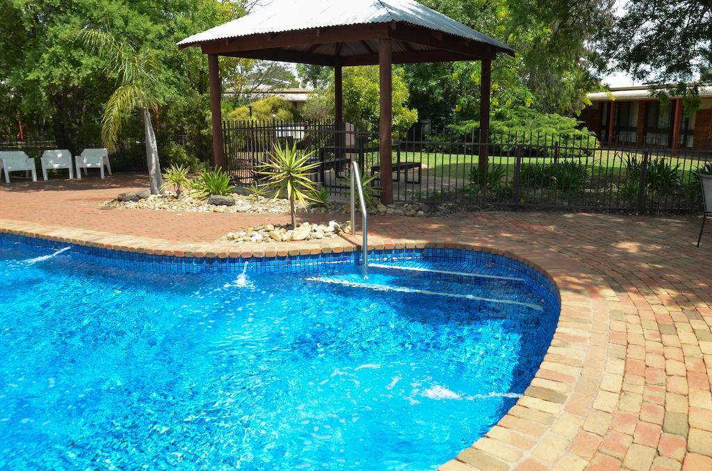 River Country Inn (Adults Only) Моама Екстериор снимка