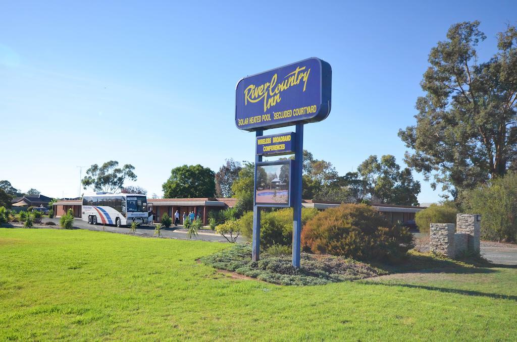 River Country Inn (Adults Only) Моама Екстериор снимка